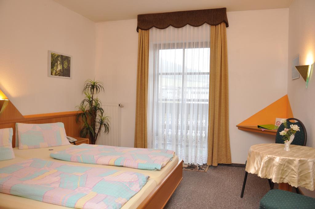 Hotel Fasold Sulzfeld  Pokoj fotografie