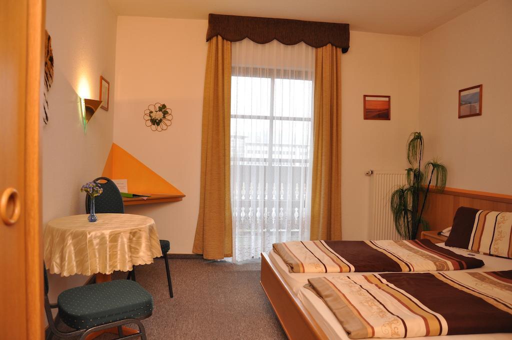Hotel Fasold Sulzfeld  Pokoj fotografie